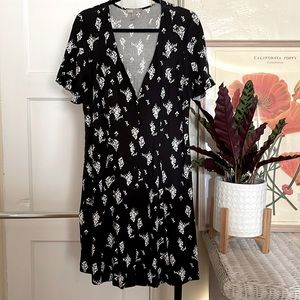 ASOS 90s style black and white floral dress button-up ruffle sleeves